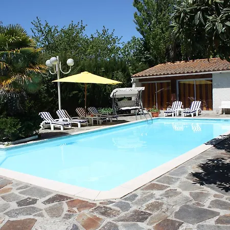 לינה וארוחת בוקר La Blanc (adults Only) *